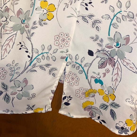 Maurice’s floral plus size blouse - Picture 4 of 11